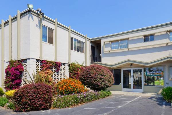 2BR/1BA Apartment · Hayward photo 3