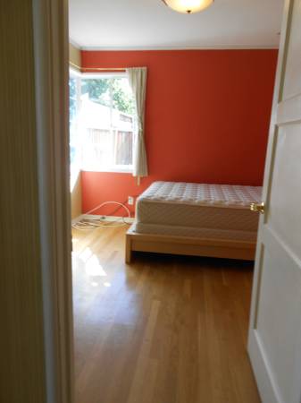 1BR/1BA Single Family House · Palo Alto photo 4