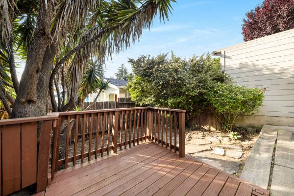 1BR/1BA Duplex · Oakland