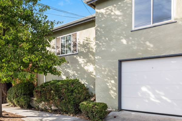1BR/1BA Duplex · Oakland photo 5