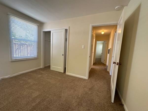 2BR/1BA Single Family House on Washington Ave · Redwood City photo 5