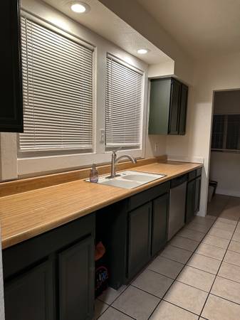 2BR/1BA Single Family House · Richmond photo 5