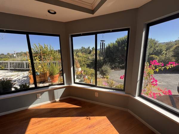 3BR/2BA Single Family House · Redwood City photo 2
