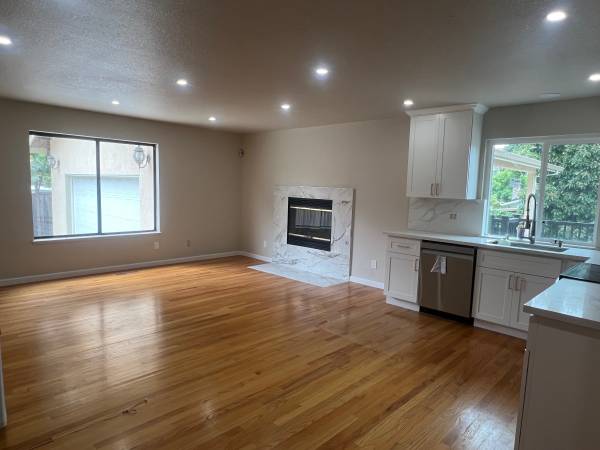 2BR/1BA In Law Adu · Fremont photo 3
