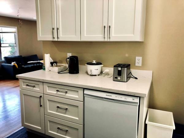 2BR/1BA Apartment on B Kains Ave · Albany photo 4