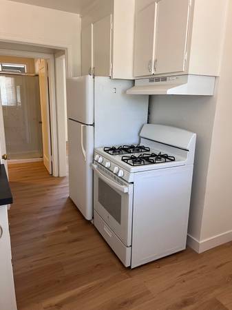 1BR/1BA Duplex on 4th Avenue · Boyes Hot Springs photo 5