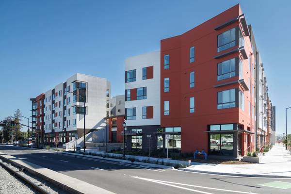 Apartments on Chestnut St · Redwood City photo 3