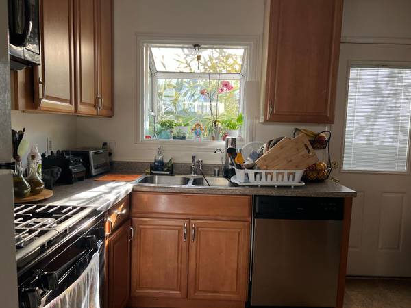 2BR/1BA House · Richmond photo 3