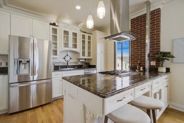 2BR/2BA Condo on 25th Ave · San Francisco photo 5