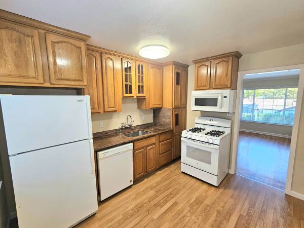 2BR/1BA Apartment on Park Ave · San Jose photo 3