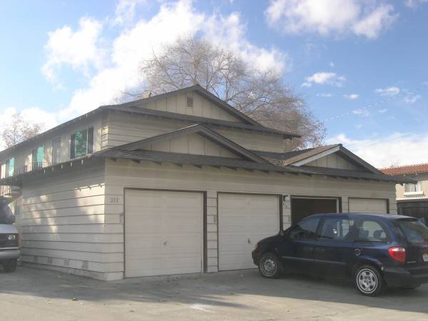 2BR/2BA Apartment on Wilton Drive Unit 3 · Campbell photo 3