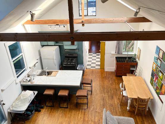 4BR/2BA Single Family House · Santa Cruz photo 2