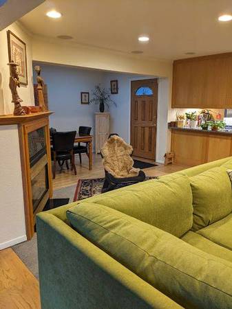 2BR/3BA Single Family House · Kenwood