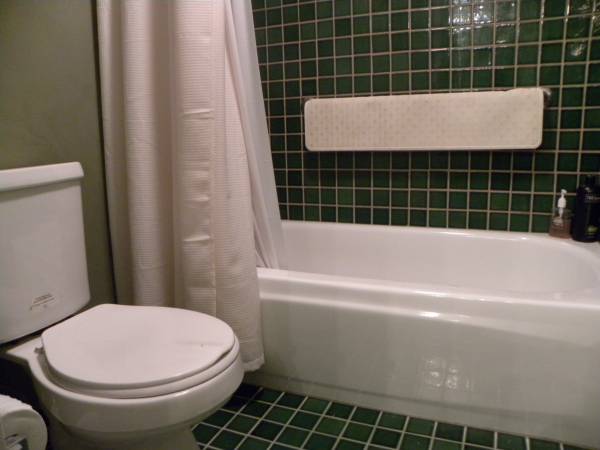 1BR/1BA Single Family House · Pleasant Hill photo 5