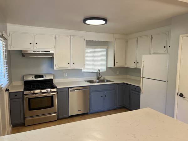 2BR/1BA Duplex · Corte Madera photo 2