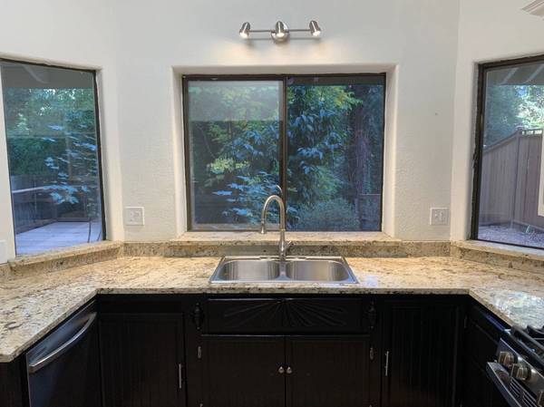 1BR/1BA Single Family House · Brookdale photo 2