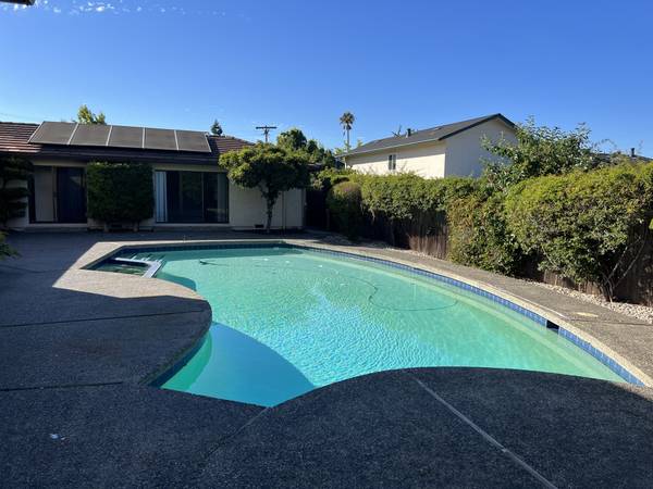 3BR/3BA Single Family House on Doris Ct · Redwood City