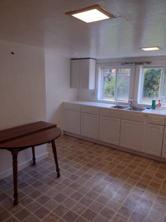 1BR/1BA Apartment on Wilson St Apt B · Petaluma photo 4