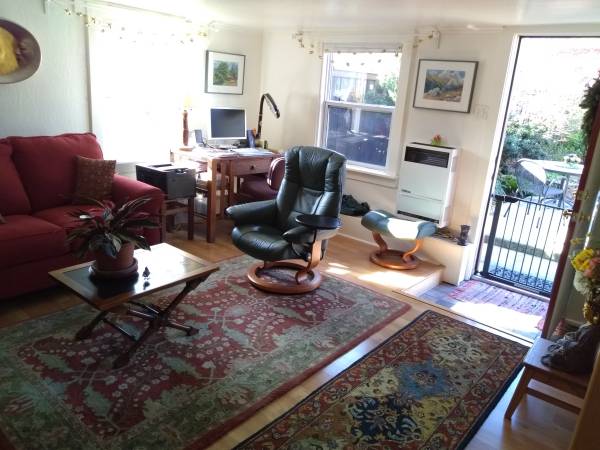 1BR/1BA Apartment on Wilson St Apt B · Petaluma