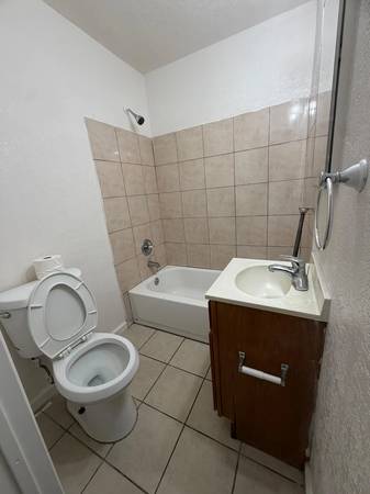 2BR/1BA Apartment on S 17th St · Richmond photo 5