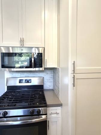 1BR/1BA Apartment on Stow · Oakland photo 5