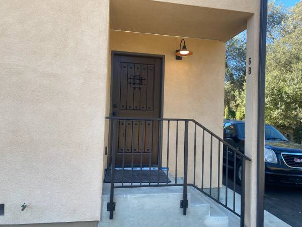 3BR/2BA Duplex · Freedom photo 2