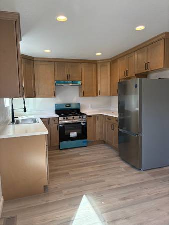 3BR/2BA Duplex · Freedom photo 4