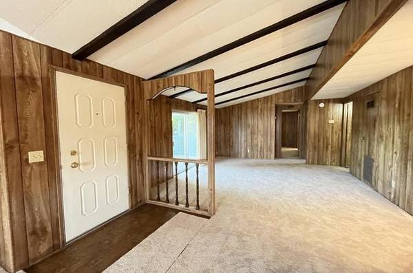 2BR/2BA Single Family House · Union City photo 4
