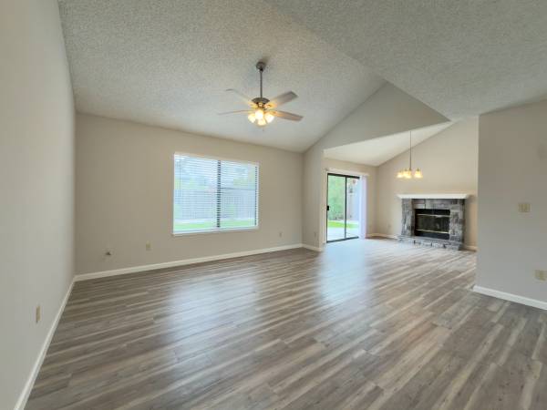 4BR/2BA Single Family House on Ashby · Vallejo photo 3