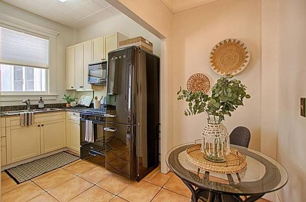 1BR/1BA Condo on High Street · Santa Cruz photo 5
