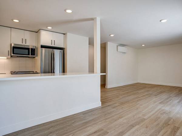 Apartments on Flora Vista Avenue · Santa Clara