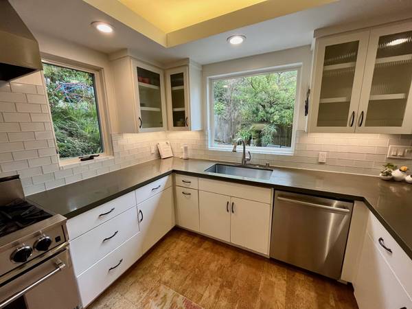 4BR/3BA Single Family House · Oakland photo 4