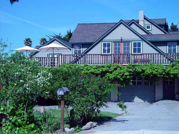 3BR/2BA Single Family House · Santa Cruz