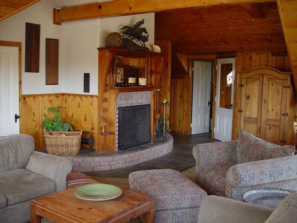 3BR/2BA Single Family House · Santa Cruz photo 2