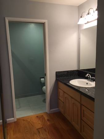 2BR/2BA Townhouse on Silver Oak Lane · Cupertino photo 5