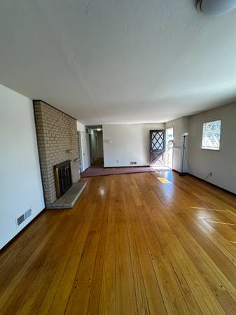 3BR/2BA Single Family House · Oakland photo 4
