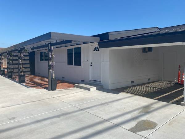 2BR/1BA Duplex on 1st St West · El Verano photo 4