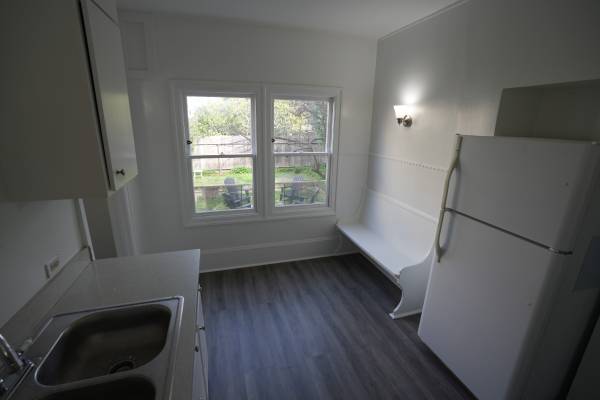 1BR/1BA Apartment · Oakland photo 5