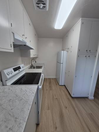 2BR/1BA Apartment on Corte Lenosa Ave. · Greenbrae photo 4