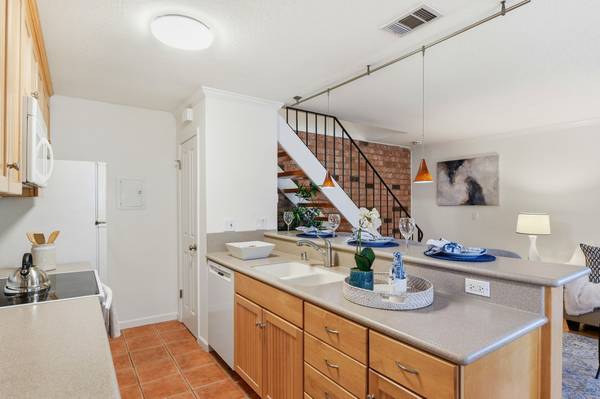 2BR/1BA Condo on Watson Dr. · Campbell photo 3