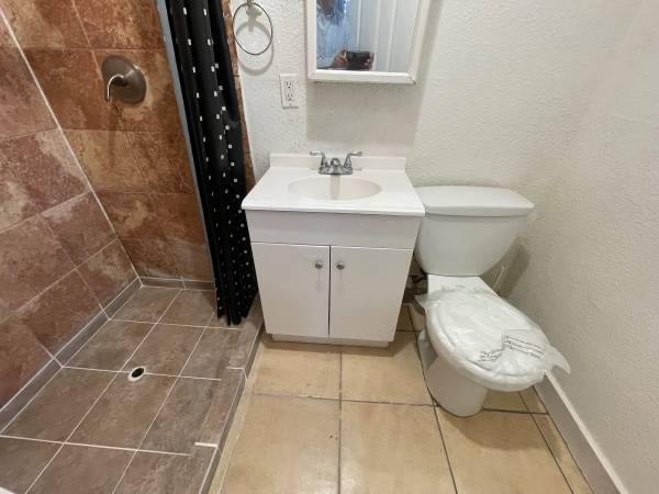 1BR/1BA In Law Adu · Redwood City photo 3