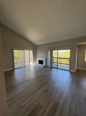 3BR/2BA Apartment · Larkspur photo 2