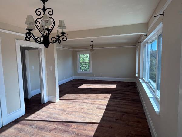 3BR/2BA Duplex · Oakland photo 2