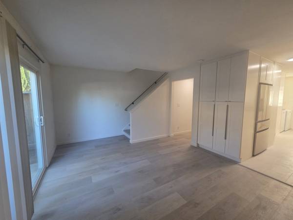 2BR/2BA Townhouse · Pleasanton photo 3