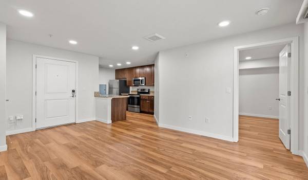 1BR/1BA Apartment · San Bruno photo 2