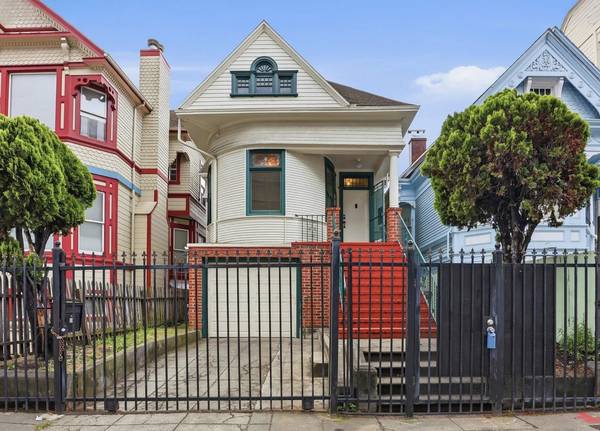 3BR/2BA Single Family House on 8th St · Oakland