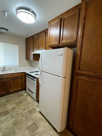 2BR/1BA Apartment on 8th St Santa Rosa · Sebastopol photo 4