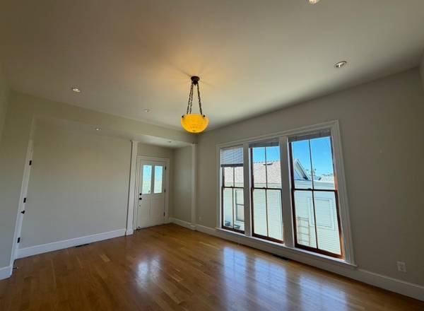 1BR/1BA Apartment on E 32st · Oakland photo 4