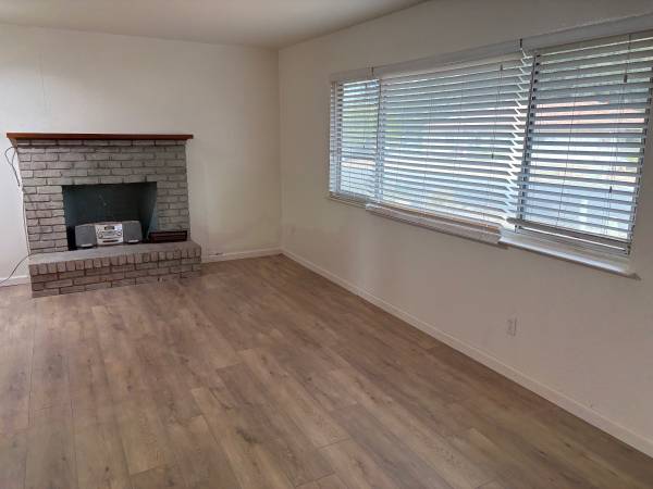 2BR/2BA Apartment · Santa Rosa photo 2