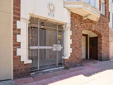 2BR/2BA Apartment on Van Ness Ave · San Francisco photo 3